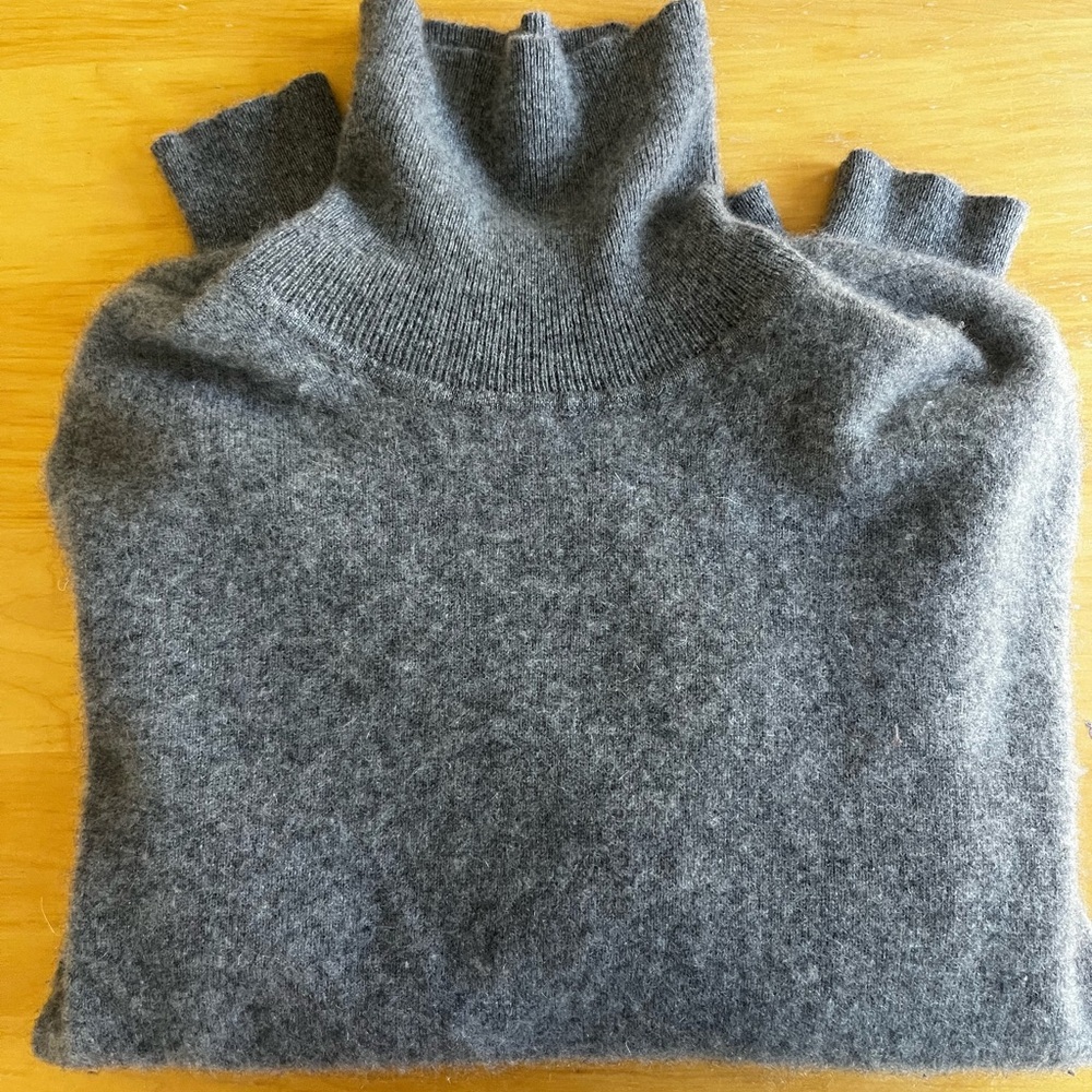 Lord & Taylor Cashmere Gray Sweater